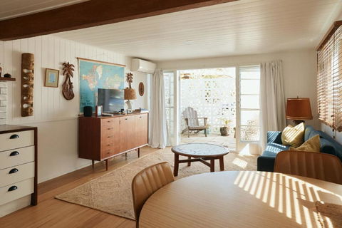 BAY PROPERTIES . The Sailors Bungalow - eTourism Australia 0