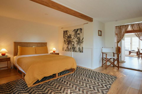 BAY PROPERTIES . The Sailors Bungalow - eTourism Australia 1