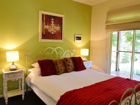 Apple Tree Cottage Montville - eTourism Australia 18