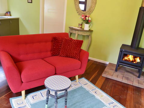 Apple Tree Cottage Montville - eTourism Australia 17