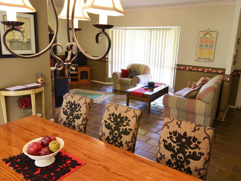 Apple Tree Cottage Montville - eTourism Australia 5