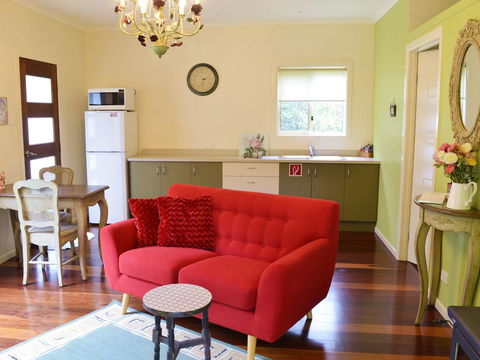 Apple Tree Cottage Montville - eTourism Australia 16