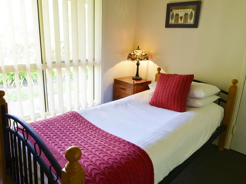 Apple Tree Cottage Montville - eTourism Australia 9