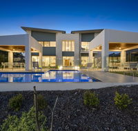 Luxury Canal Front Holiday House - eTourism Australia