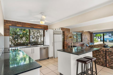 Bribie Beach House - eTourism Australia 8