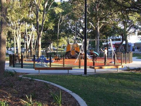 Close To Surf Beach, Surf Club, Hotel And Shops - Boyd St, Woorim - eTourism Australia 7