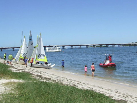 Fishing And Swimming At Your Doorstep - Sylvan Beach Esp, Bellara - eTourism Australia 8