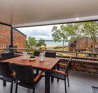 Spacious Family unit with Incredible views. - eTourism Australia