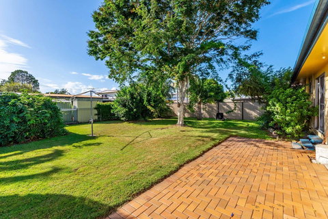 Pet Friendly Cottage In The Heart Of Bribie - Wirraway St, Bongaree - eTourism Australia 13