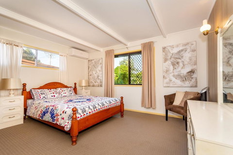 Pet Friendly Cottage In The Heart Of Bribie - Wirraway St, Bongaree - eTourism Australia 6