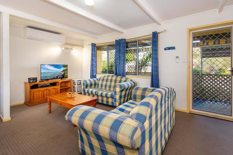 Pet Friendly Cottage In The Heart Of Bribie - Wirraway St, Bongaree - eTourism Australia 0