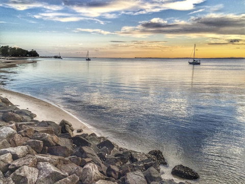 Pet Friendly Cottage In The Heart Of Bribie - Wirraway St, Bongaree - eTourism Australia 9