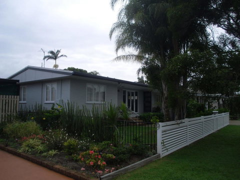 Hampton Cottage- Delightful Cottage Bring Your Dog! - eTourism Australia 3