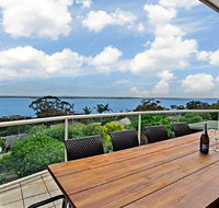 'The Bay' 25 Wallawa Rd - huge home with aircon spectacular views  chromecast - eTourism Australia