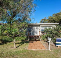 'The Croft' 11 Boulder Bay Rd - Cosy Beach House with Aircon  only 270m to the Beach - eTourism Australia