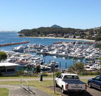 1 'Laman Lodge' 15 Laman Street - stunning air conditioned unit with water views and WIFI - eTourism Australia