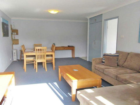 11 'Silvana Court', 26 Ajax Avenue - Close To The Water And Clubs - eTourism Australia 1