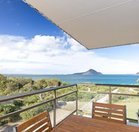 12 'Intrepid' 3 Intrepid Close - right on the beachfront - eTourism Australia