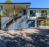 12 Ibis Court - Highset beach house with natural bushland gardens and covered decks - eTourism Australia