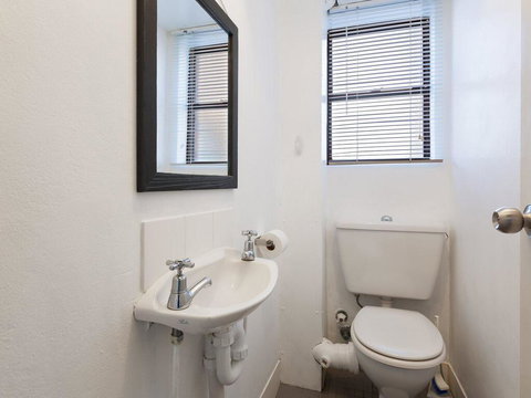 13 'INTREPID', 3 INTREPID CL - FANTASTIC UNIT WITH STUNNING WATER VIEWS - eTourism Australia 3