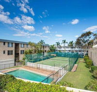 14 'THE DUNES' 38 MARINE DR - LARGE UNIT WITH POOL TENNIS COURT AND DIRECTLY ACROSS FROM FINGAL - eTourism Australia