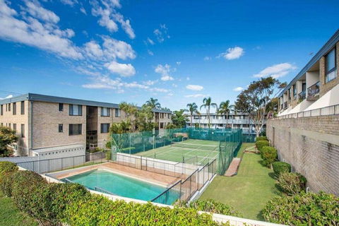 14 'THE DUNES', 38 MARINE DR - LARGE UNIT WITH POOL, TENNIS COURT AND DIRECTLY ACROSS FROM FINGAL - eTourism Australia 0