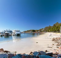 15 'The Poplars' 34 Magnus Street - great complex with pool  close to town - eTourism Australia