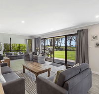 19 'Bay Parklands' 2 Gowrie Avenue - ground floor renovated unit with water views  WIFI - eTourism Australia