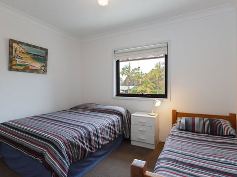 2 'Carindale', 19-23 Dowling Street - Pool, Tennis Court, Close To Town - eTourism Australia 2