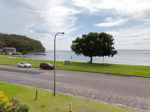 2 'Little Hut' 20 Kurrawa Close - Stunning Water Views Of Little Beach - eTourism Australia 0