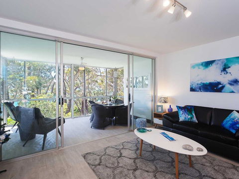 2 'Westpoint', 2 Thurlow Avenue - Ground Floor, Linen Supplied, Views - eTourism Australia 1