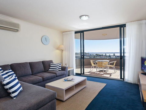 211 'The Landmark', 61B Dowling Street - Resort Style Holiday With Pool, Games Room & Restaurant - eTourism Australia 3