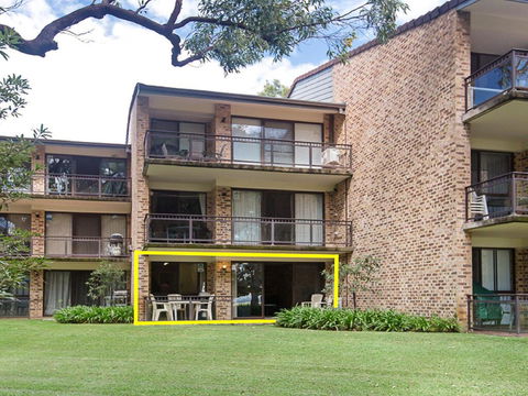 23 'Bay Parklands', 2 Gowrie Avenue - Little Beach, Air Con, Pool & Tennis Court - eTourism Australia 1