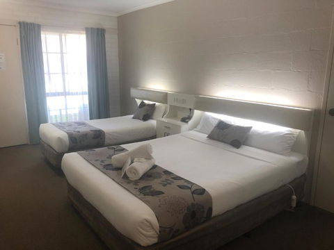 CAPRICORN MOTOR Inn - eTourism Australia 3