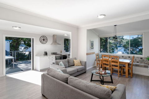 Coal And Candle By Beach Stays - eTourism Australia 4