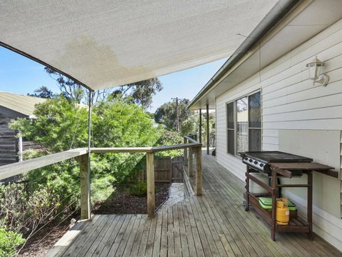 Coffey Court Cottage 2 - eTourism Australia 0