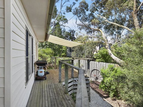Coffey Court Cottage 2 - eTourism Australia 4