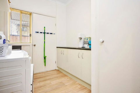 Contemporary Family Oasis In The Heart Of Newport - eTourism Australia 2