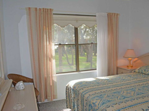 3 'Sailfish' 46 Magnus Street - eTourism Australia 2