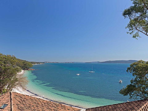 3 'Sebastapol' 66 Thurlow Avenue - Gorgeous Unit Overlooking Dutchies Beach - eTourism Australia 1