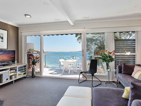 3 'Sebastapol' 66 Thurlow Avenue - Gorgeous Unit Overlooking Dutchies Beach - eTourism Australia 2