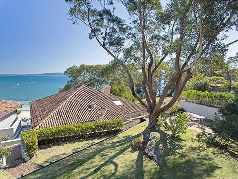 3 'Sebastapol' 66 Thurlow Avenue - Gorgeous Unit Overlooking Dutchies Beach - eTourism Australia 3