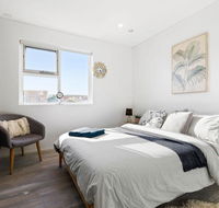 A Bright  Comfy Beach Studio 5min walk to Bondi Beach - eTourism Australia