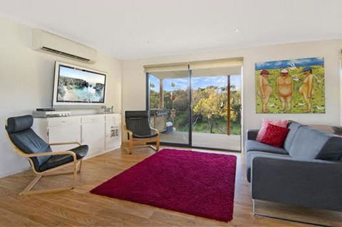 A One One Two At Island Beach - eTourism Australia 0