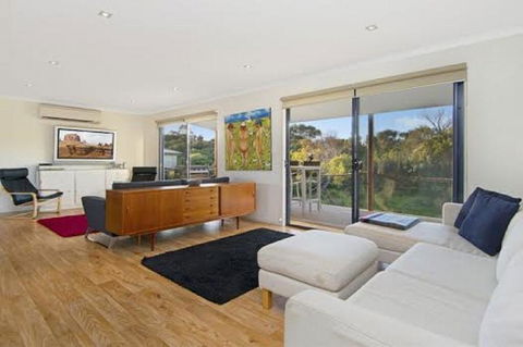 A One One Two At Island Beach - eTourism Australia 1