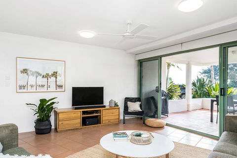 A PERFECT STAY - Apartment 2 Surfside - eTourism Australia 3