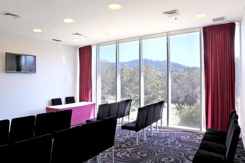 Absolute Beachfront Opal Cove Resort - eTourism Australia 3