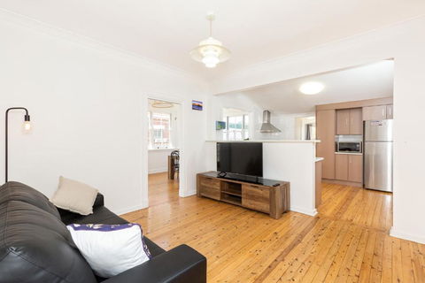 Ellemjays - eTourism Australia 2