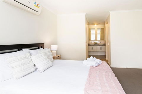 Family Home For A Fiesta - eTourism Australia 1