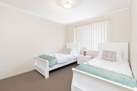 Family Home For A Fiesta - eTourism Australia 4